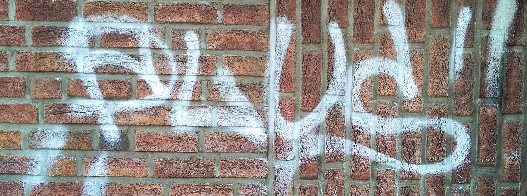 Mauerwerk vor unserer Graffiti-Entfernung